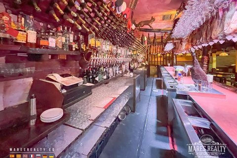 4 rooms commercial property for sale in Calella, Barcelona, Catalonia, Spain № 1003 - photo 2