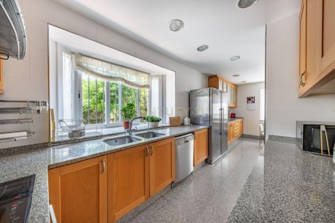 4 bedrooms house for sale in Cabrils, Barcelona, Catalonia, Spain № 9083 - photo 10