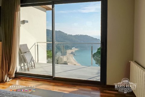 5 bedrooms villa for sale in Lloret de Mar, Girona, Catalonia, Spain № 992 - photo 14