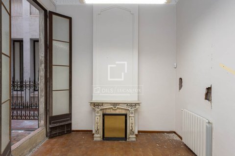 Apartamento de 3 dormitorios en venta en Barcelona, Cataluña, Spain № 9102 - foto 21