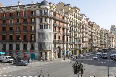 Apartamento de 3 dormitorios en venta en Barcelona, Cataluña, Spain № 9102 - foto 30