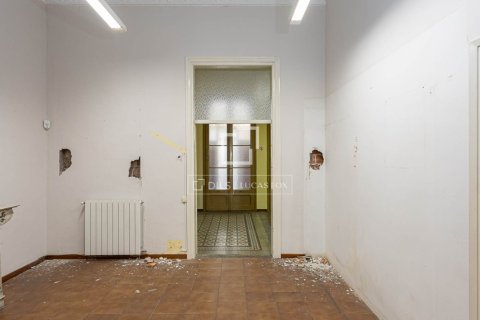 Apartamento de 3 dormitorios en venta en Barcelona, Cataluña, Spain № 9102 - foto 19