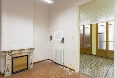 Apartamento de 3 dormitorios en venta en Barcelona, Cataluña, Spain № 9102 - foto 5