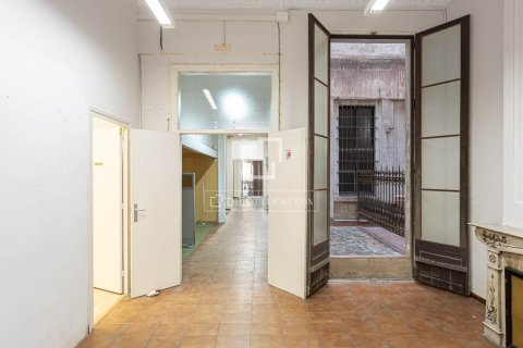 Apartamento de 3 dormitorios en venta en Barcelona, Cataluña, Spain № 9102 - foto 22
