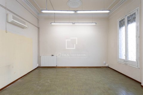Apartamento de 3 dormitorios en venta en Barcelona, Cataluña, Spain № 9102 - foto 8