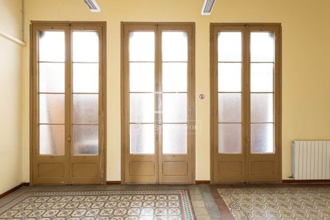 Apartamento de 3 dormitorios en venta en Barcelona, Cataluña, Spain № 9102 - foto 2