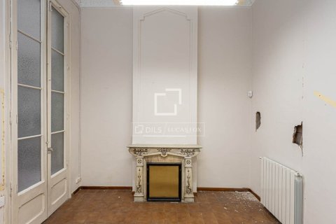 Apartamento de 3 dormitorios en venta en Barcelona, Cataluña, Spain № 9102 - foto 20