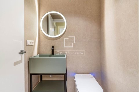 1017 sq.m. commercial property for sale in Barcelona, Catalonia, Spain № 9216 - photo 23