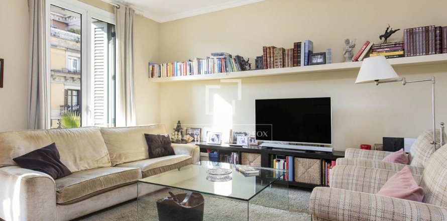 4 bedrooms apartment for sale in Barcelona, Catalonia, Spain № 9214