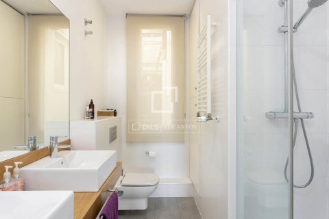 4 bedrooms apartment for sale in Barcelona, Catalonia, Spain № 9214 - photo 18