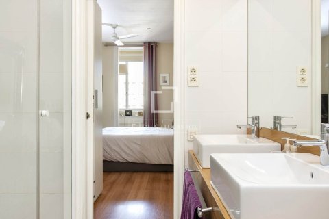 4 bedrooms apartment for sale in Barcelona, Catalonia, Spain № 9214 - photo 19