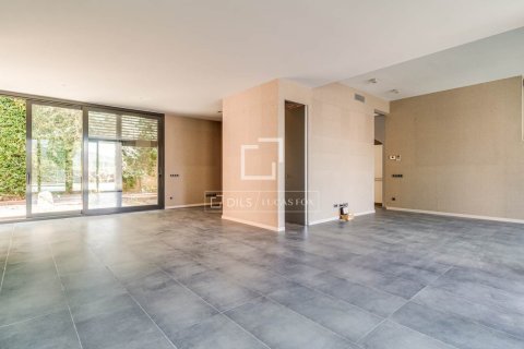 3 bedrooms villa for sale in Barcelona, Catalonia, Spain № 9096 - photo 12