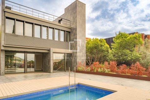 3 bedrooms villa for sale in Barcelona, Catalonia, Spain № 9096