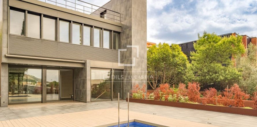3 bedrooms villa for sale in Barcelona, Catalonia, Spain № 9096