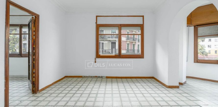 4 bedrooms apartment for sale in Barcelona, Catalonia, Spain № 9093