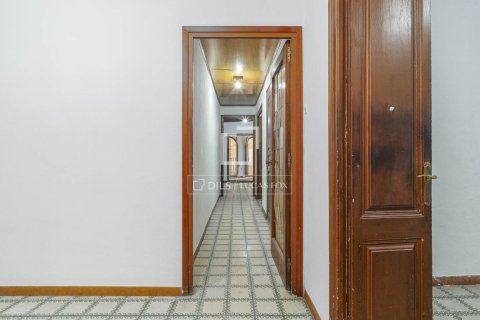 4 bedrooms apartment for sale in Barcelona, Catalonia, Spain № 9093 - photo 13