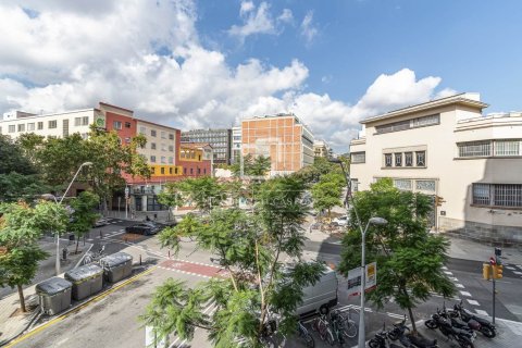 4 bedrooms apartment for sale in Barcelona, Catalonia, Spain № 9093 - photo 5