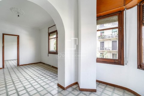 4 bedrooms apartment for sale in Barcelona, Catalonia, Spain № 9093 - photo 2