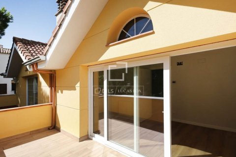 Купить виллу в Кастельдефельс, Испания с 5 спален, 302м², № 9260 - фото 13