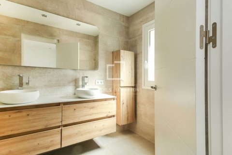 Купить виллу в Кастельдефельс, Испания с 5 спален, 302м², № 9260 - фото 12