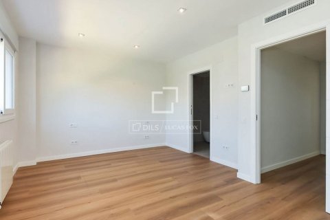 Купить виллу в Кастельдефельс, Испания с 5 спален, 302м², № 9260 - фото 6