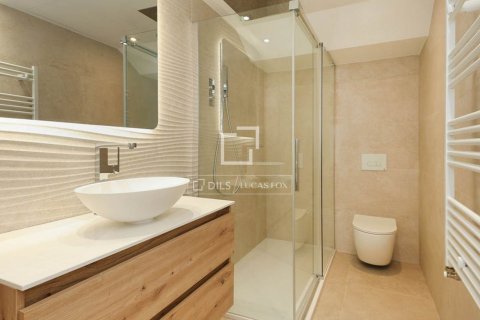 Купить виллу в Кастельдефельс, Испания с 5 спален, 302м², № 9260 - фото 9