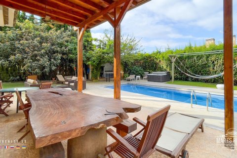 5 bedrooms villa for sale in Lloret de Mar, Girona, Catalonia, Spain № 1004
