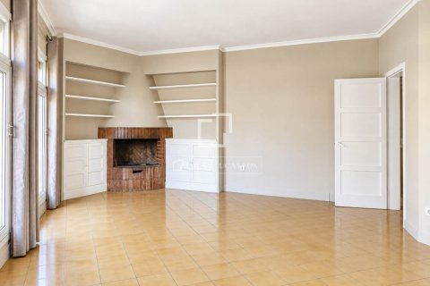 Купить квартиру в Барселона, Испания с 3 спальни, 102м², № 9258 - фото 3