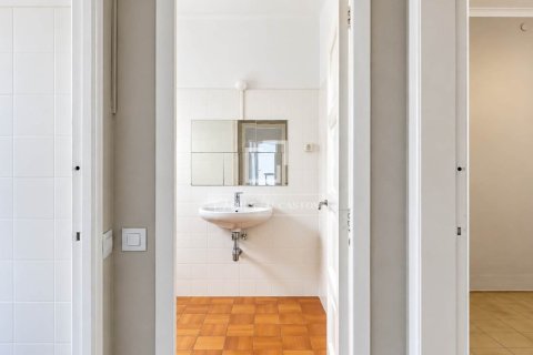 Купить квартиру в Барселона, Испания с 3 спальни, 102м², № 9258 - фото 12