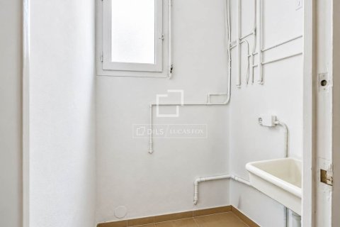 Купить квартиру в Барселона, Испания с 3 спальни, 102м², № 9258 - фото 24