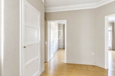 Купить квартиру в Барселона, Испания с 3 спальни, 102м², № 9258 - фото 26