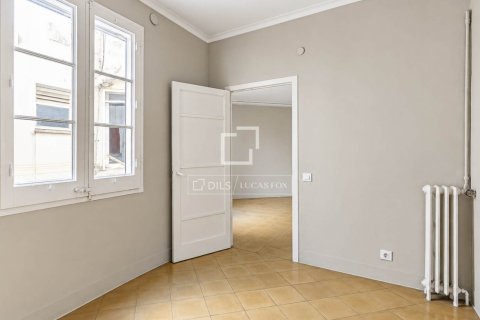 Купить квартиру в Барселона, Испания с 3 спальни, 102м², № 9258 - фото 25