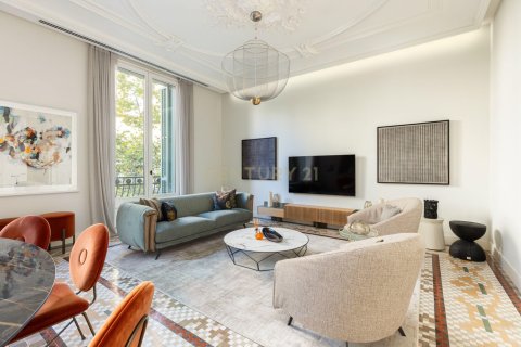 Apartamento de 3 dormitorios en venta en Barcelona, Cataluña, Spain № 9181 - foto 4
