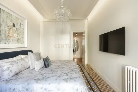 Apartamento de 3 dormitorios en venta en Barcelona, Cataluña, Spain № 9181 - foto 14