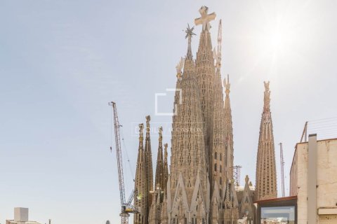 2 bedrooms penthouse for sale in Barcelona, Catalonia, Spain № 9115 - photo 17
