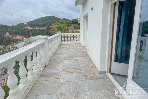 4 bedrooms villa for sale in Lloret de Mar, Girona, Catalonia, Spain № 3083 - photo 19