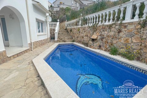 4 bedrooms villa for sale in Lloret de Mar, Girona, Catalonia, Spain № 3083 - photo 3