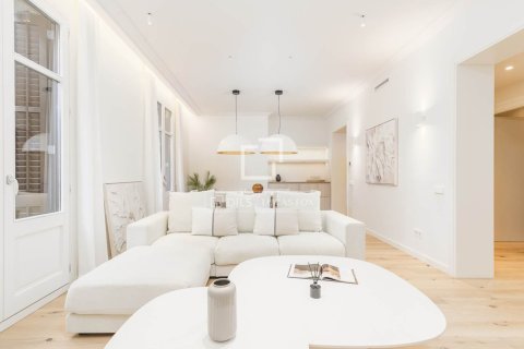 3 bedrooms apartment for sale in Barcelona, Catalonia, Spain № 9220 - photo 4