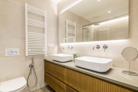 3 bedrooms apartment for sale in Barcelona, Catalonia, Spain № 9220 - photo 22
