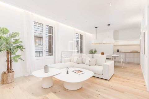 3 bedrooms apartment for sale in Barcelona, Catalonia, Spain № 9220 - photo 5