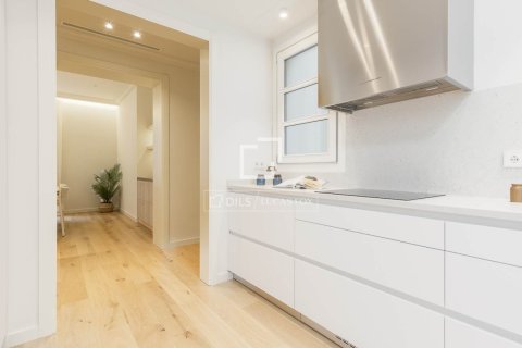 3 bedrooms apartment for sale in Barcelona, Catalonia, Spain № 9220 - photo 13