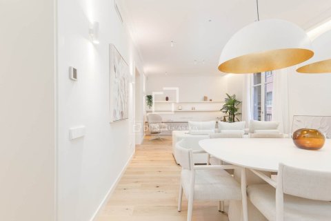 3 bedrooms apartment for sale in Barcelona, Catalonia, Spain № 9220 - photo 7