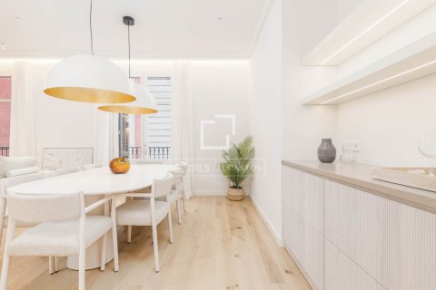 3 bedrooms apartment for sale in Barcelona, Catalonia, Spain № 9220 - photo 8