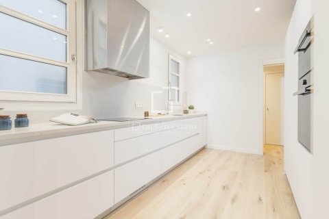 3 bedrooms apartment for sale in Barcelona, Catalonia, Spain № 9220 - photo 11