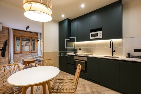 Apartamento de 3 dormitorios en venta en Barcelona, Cataluña, Spain № 9204