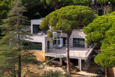 6 bedrooms villa for sale in Premia De Dalt, Barcelona, Catalonia, Spain № 9221