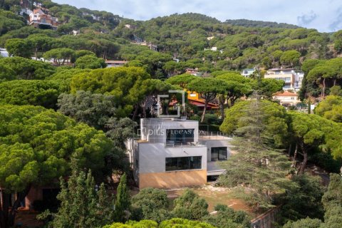 6 bedrooms villa for sale in Premia De Dalt, Barcelona, Catalonia, Spain № 9221 - photo 30