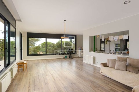 6 bedrooms villa for sale in Premia De Dalt, Barcelona, Catalonia, Spain № 9221 - photo 11