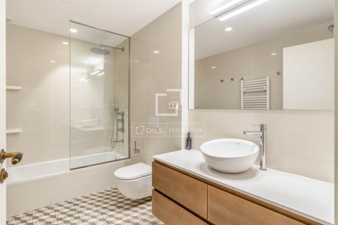 3 bedrooms apartment for sale in Barcelona, Catalonia, Spain № 9211 - photo 19