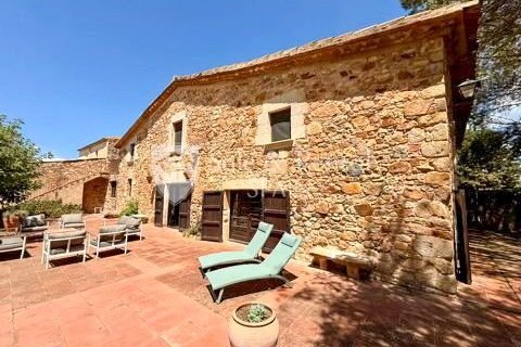 7 bedrooms house for sale in Girona, Catalonia, Spain № 6720 - photo 3